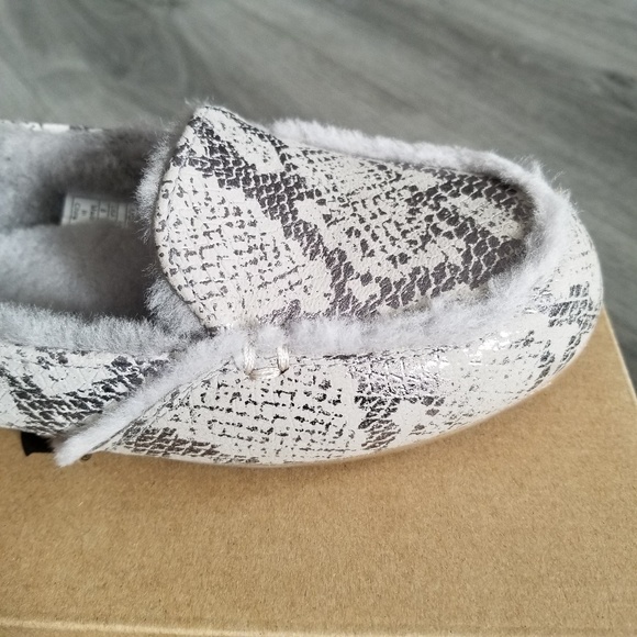 UGG Hayley Metallic Snake Sleepers. - Picture 3 of 7